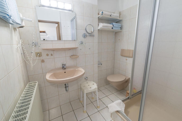 Bathroom 3, Ferienwohnung Zur Zweere, Waldeck-Frankenberg