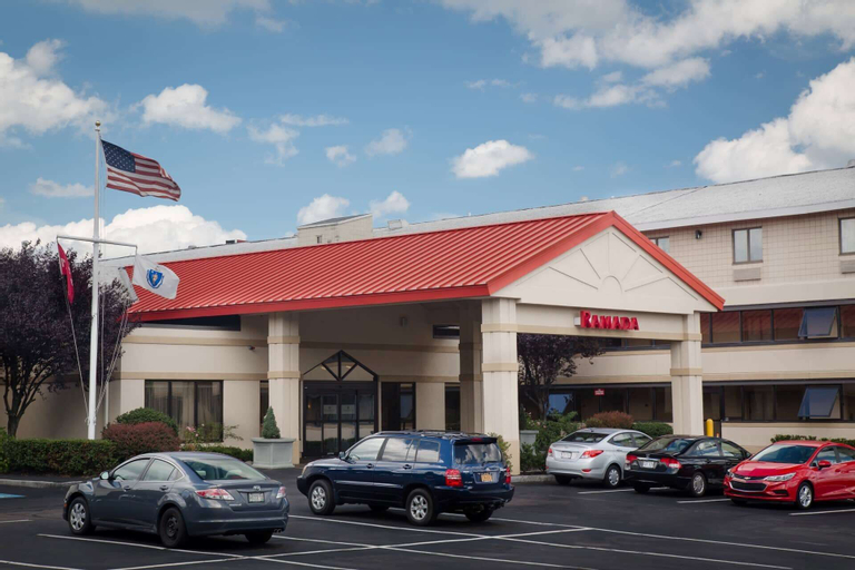 Ramada by Wyndham Boston, Suffolk