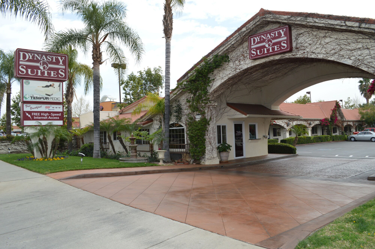Exterior & Views 2, Dynasty Suites Redlands, San Bernardino