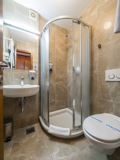 Bathroom 5, Garni Hotel Le Petit Piaf, Belgrade