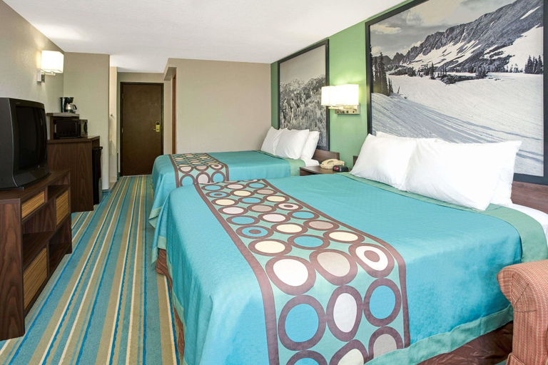 Bedroom 3, Super 8 by Wyndham Denver Stapleton, Denver