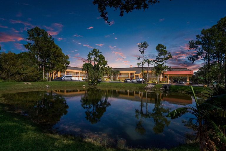 Exterior & Views 2, SureStay Hotel by Best Western St. Pete Clearwater Airport, Pinellas