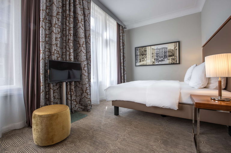 Bedroom 3, Radisson Blu Schwarzer Bock Hotel, Wiesbaden
