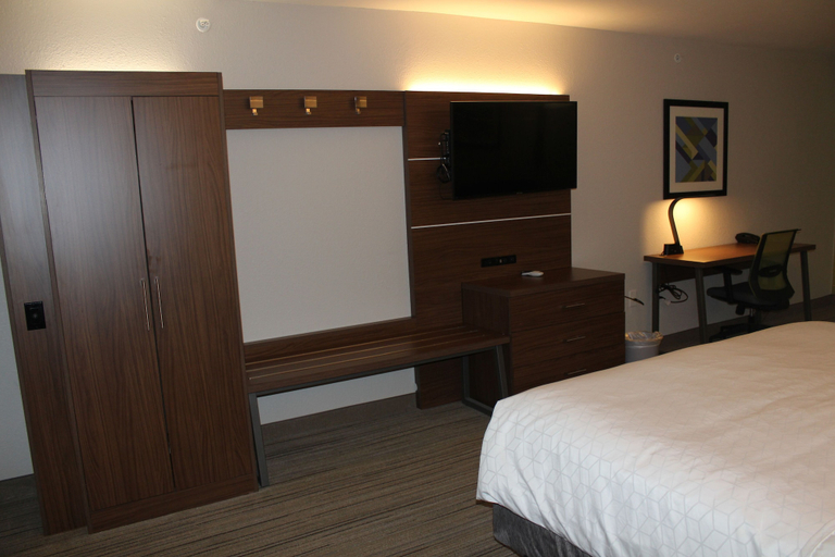 Bedroom 4, Holiday Inn Express & Suites RATON, Colfax
