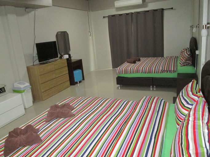 Pineapple Guesthouse, Phuket Island