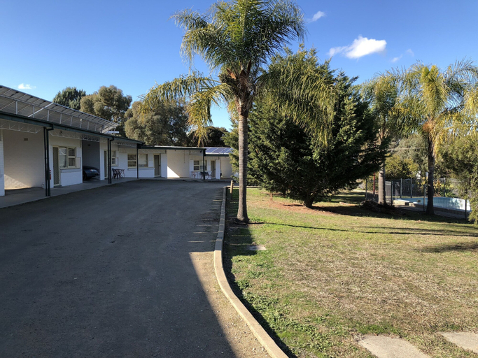 Exterior & Views 6