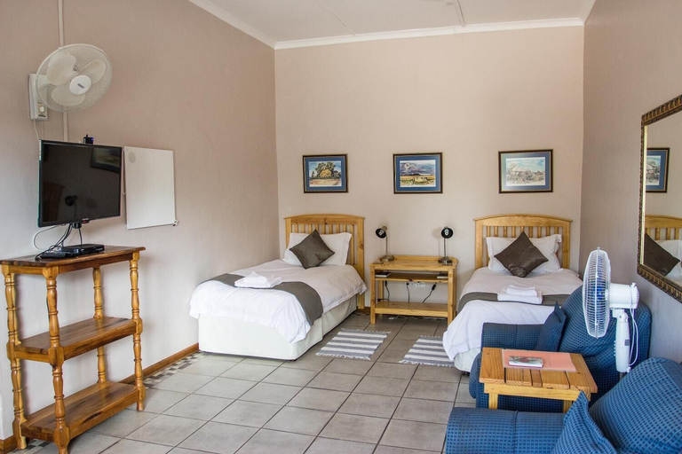 Bedroom 2, Die Kleipot Guesthouse, Pixley ka Seme