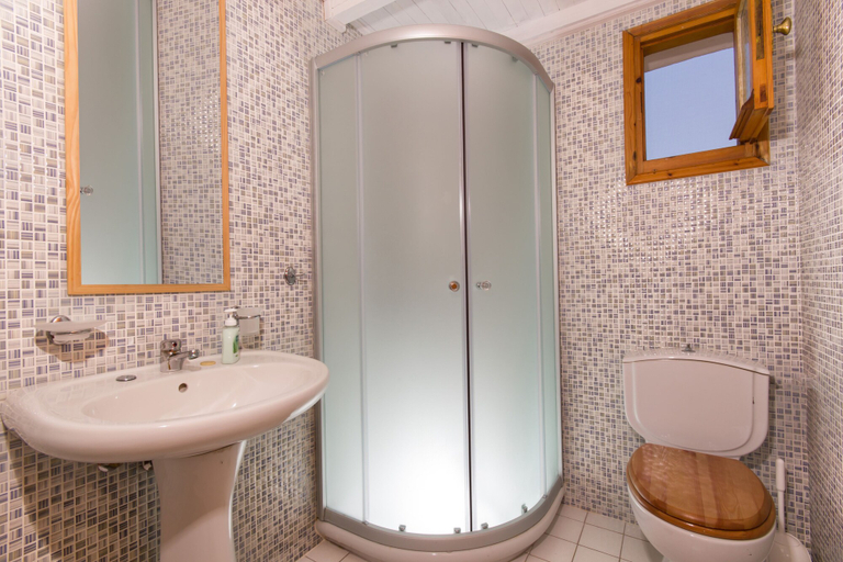 Bathroom 4, Liuba Houses, Ionian Islands