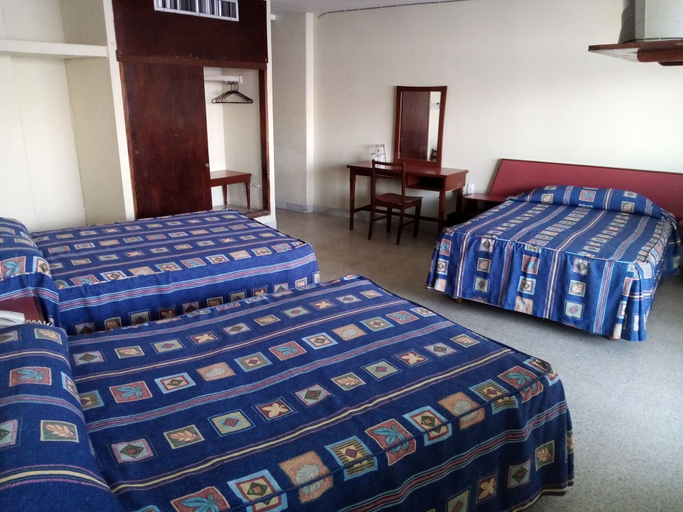 Bedroom 3, Hotel Royalty, Veracruz