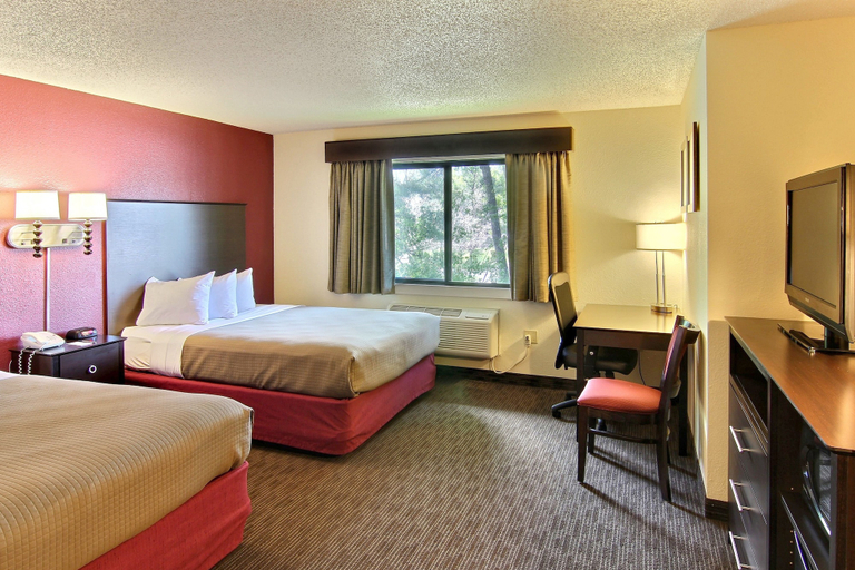 Bedroom 4, Blossom Hotel & Suites Traverse City, Grand Traverse