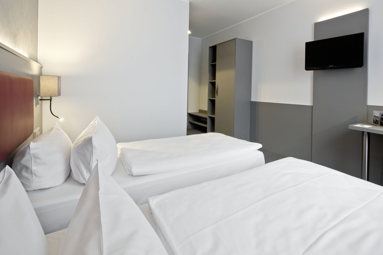 Bedroom 2, Median Hotel Lehrte, Region Hannover