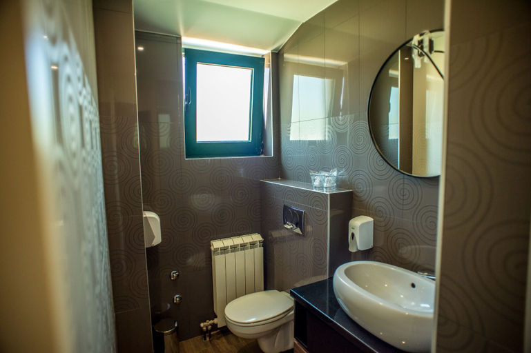 Bathroom 5, Hotel Hedonic, Grocka