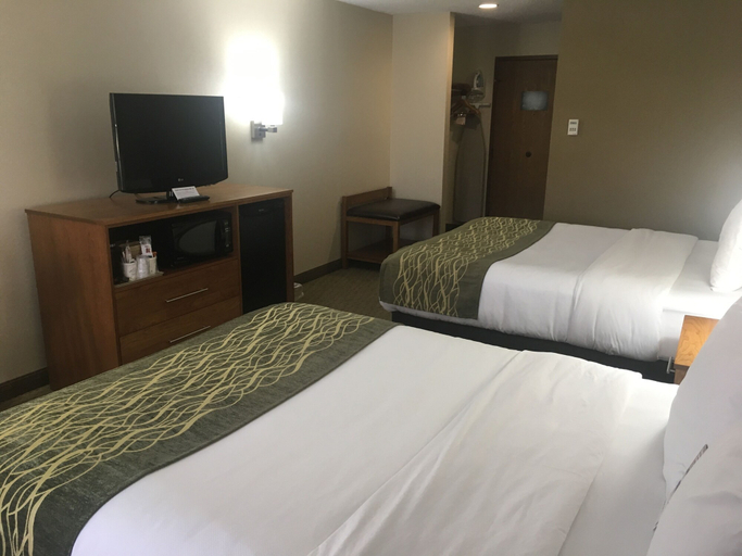 Bedroom 4, Comfort Inn Millersburg, Holmes