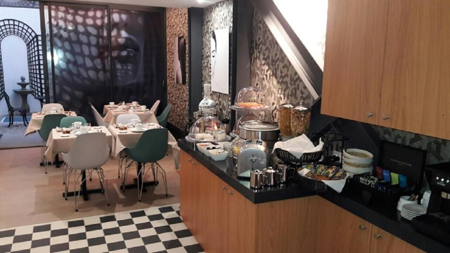 Food & Drinks 4, Villa Eiffel Mademoiselle, Paris