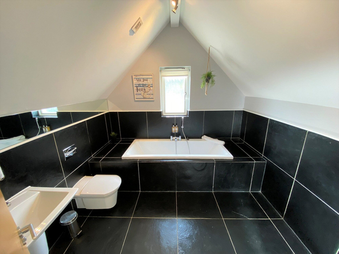 Bathroom 4, Trewhiddle Villa 29, Cornwall