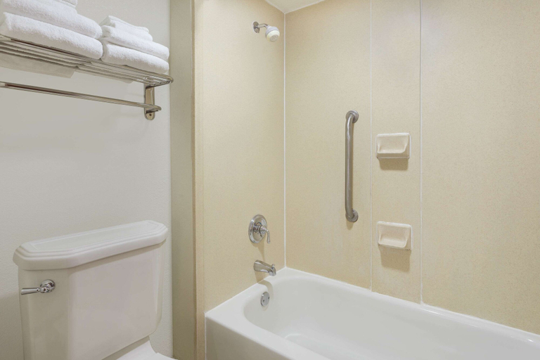 Bathroom 4, Baymont by Wyndham Orangeburg North, Orangeburg