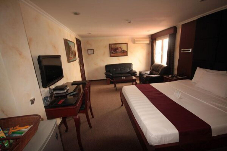 Bedroom 2, THE AMSTERDAM HOTEL, Mabalacat