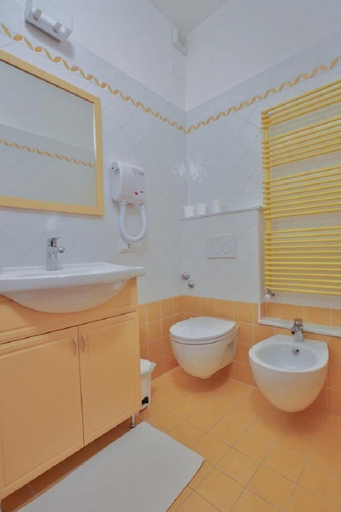 Bathroom 3, Affittacamere Casa Lorelei, La Spezia