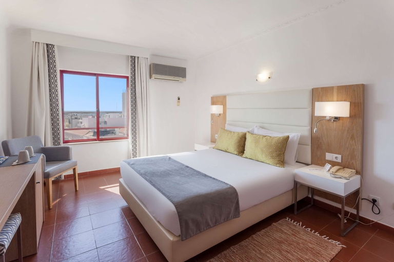 Bedroom 3, Best Western Hotel Dom Bernardo, Faro