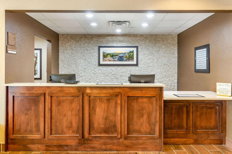 Comfort Inn DeKalb - Adjacent the University, De Kalb