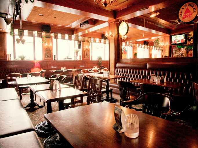 Food & Drinks 5, Hotel Senator, Division No. 11