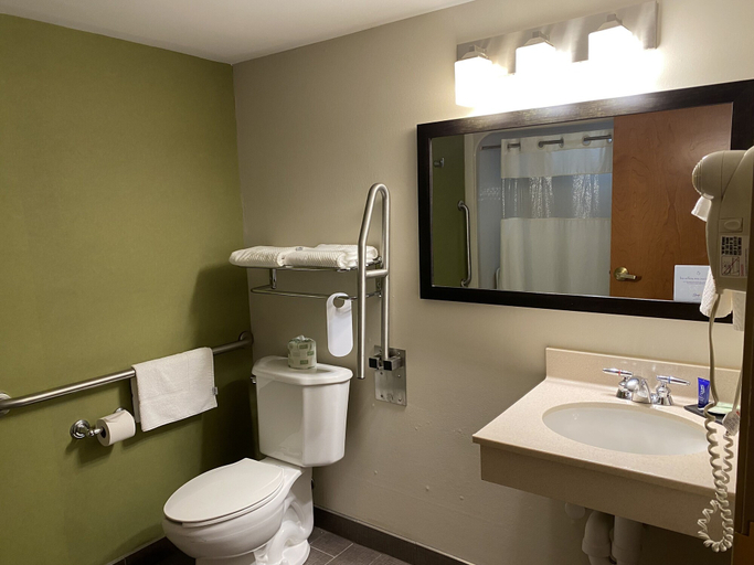 Bathroom 5, Sleep Inn & Suites Niantic North, New London