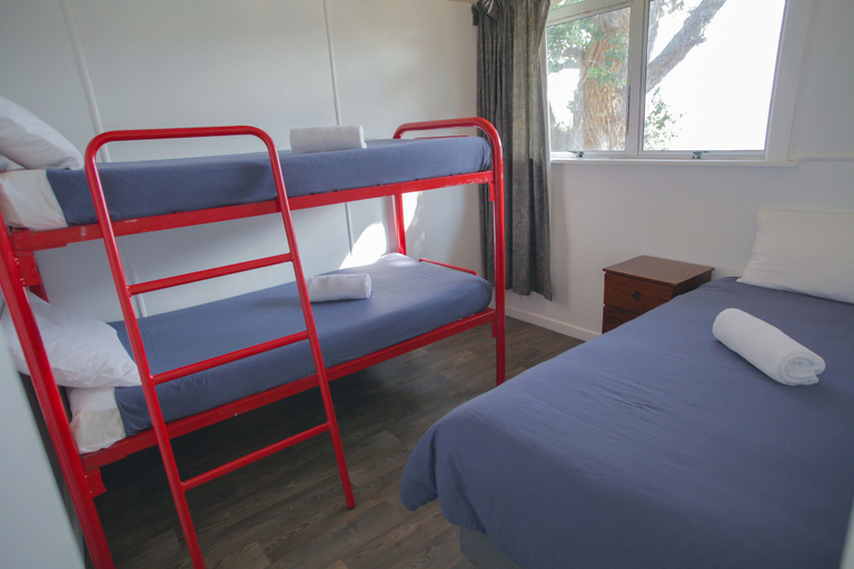 Bedroom 3, Oamaru Bay Tourist Park, Thames-Coromandel