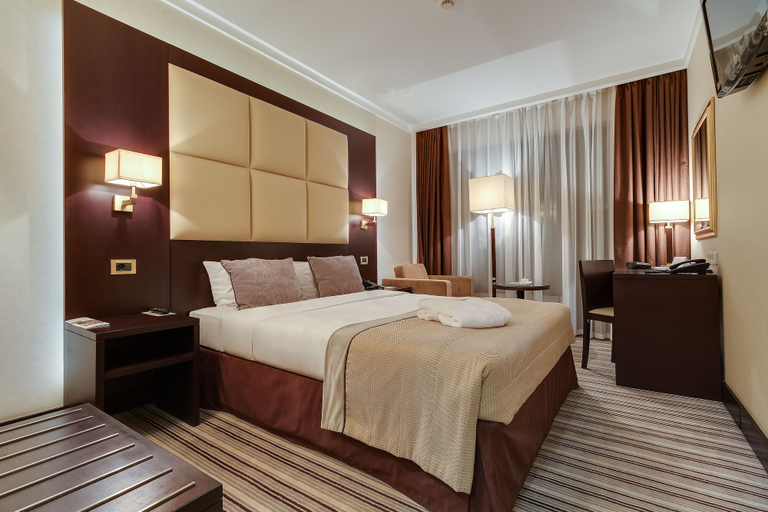 Bedroom 2, Premier Hotel Dnister, L'vivs'ka
