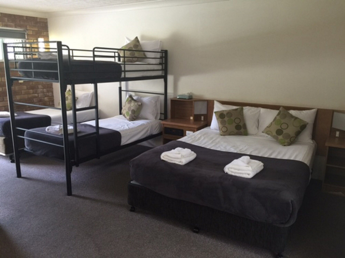 Bedroom 5, Coomera Motor Inn, Gold Coast