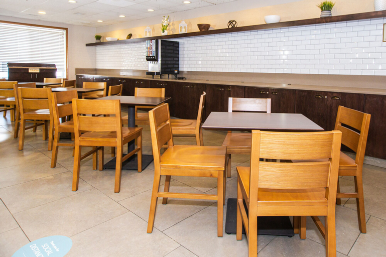 Food & Drinks 5, Country Inn & Suites by Radisson, Rapid City, SD, Pennington