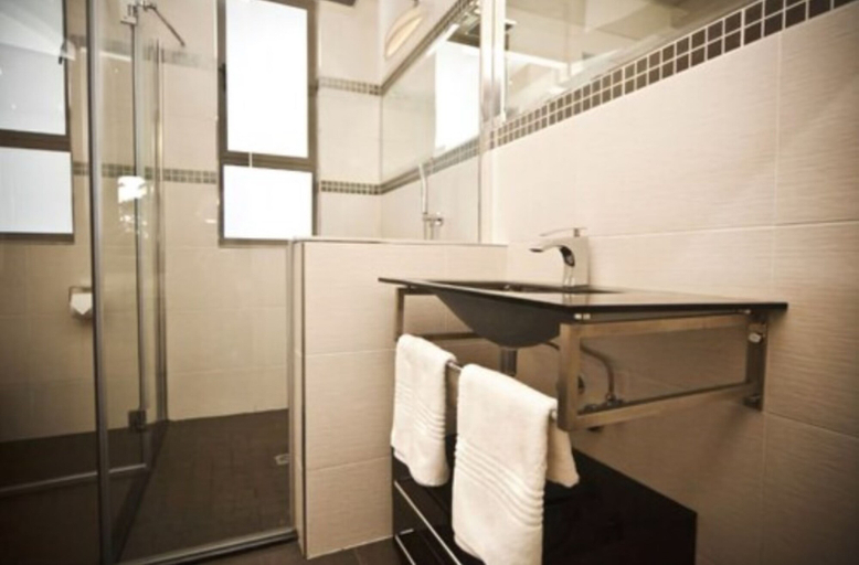Bathroom 5, Hudson House, City of Tshwane