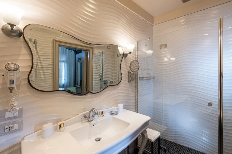 Bathroom 4, Hotel Palazzetto Madonna, Venezia