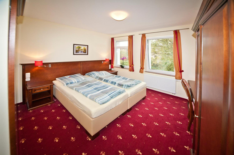 Bedroom 4, Hotel Medaillon, Magdeburg