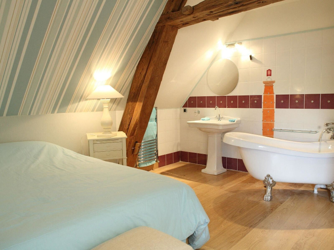 Bedroom 4, Le Relais Louis XI, Loiret