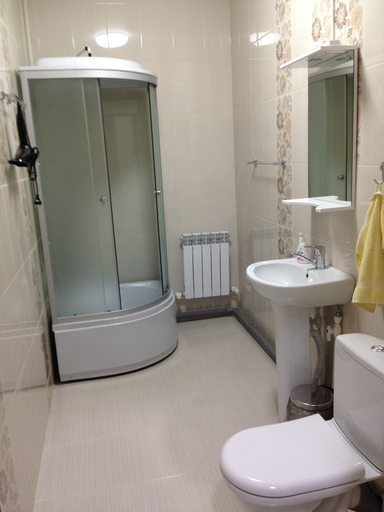 Bathroom 3, Apartamenty KMV, Pyatigorsk
