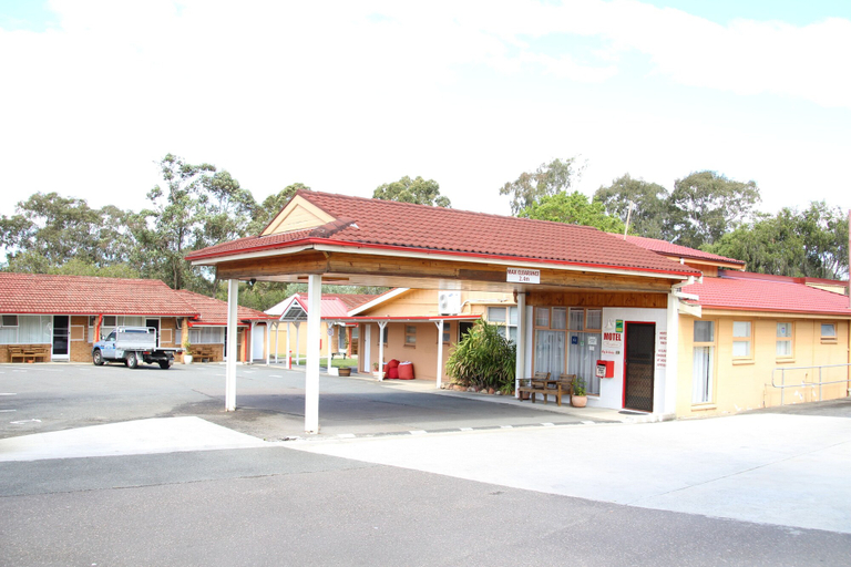 Exterior & Views 2, Central Coast Motel, Wyong - South and West