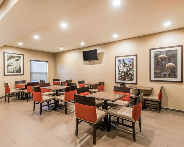 Food & Drinks 5, Quality Inn Cameron, De Kalb