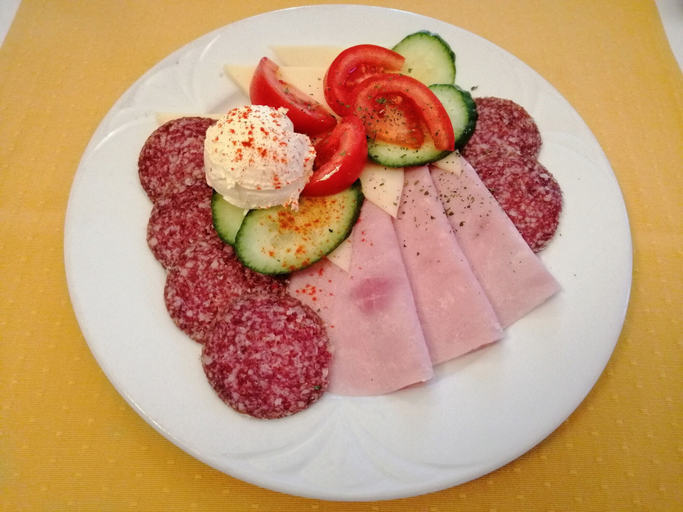 Food & Drinks 5, Józsi Bácsi Vendéglője és Szállodája, Szombathely