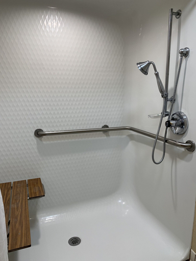 Bathroom 4, Quality Inn & Suites Hendersonville - Flat Rock, Henderson