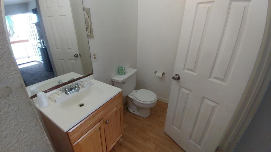 Bathroom 3, Anchor Motel & RV Park, Brazoria
