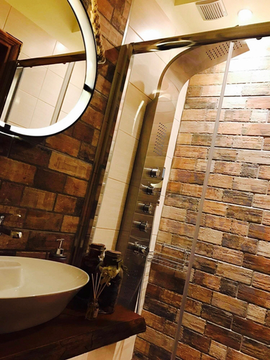 Bathroom 4, Hotel Papagalos, Central Macedonia