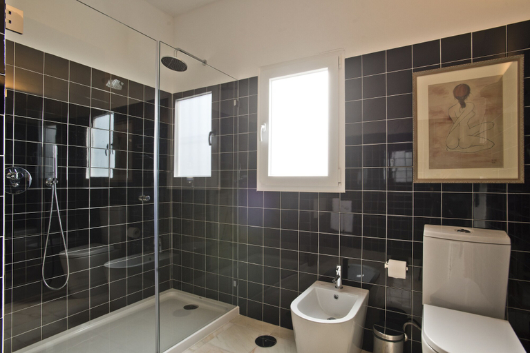 Bathroom 3, Casa da Moira, Avis