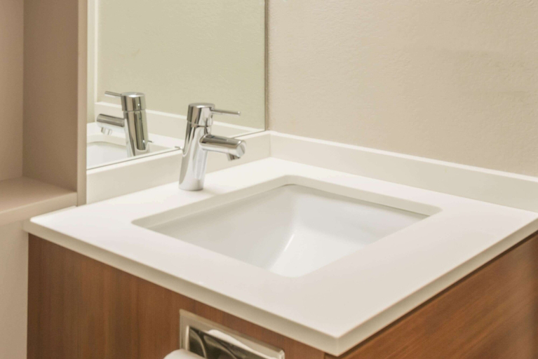 Bathroom 4, Microtel Inn & Suites By Wyndham Altoona, Blair