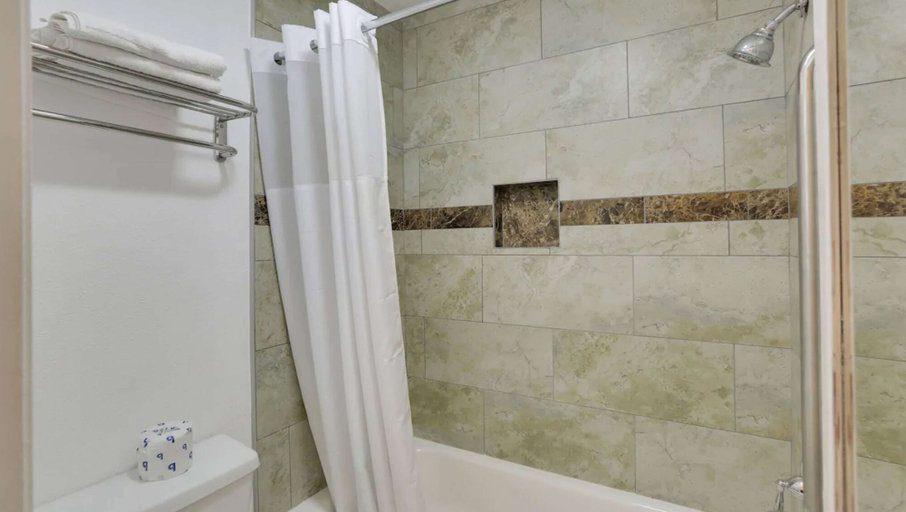 Bathroom 4, Magnuson Hotel Bradenton, Manatee