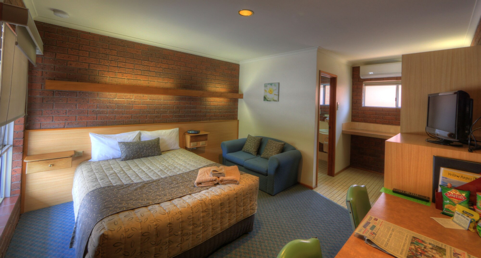 Bedroom 18