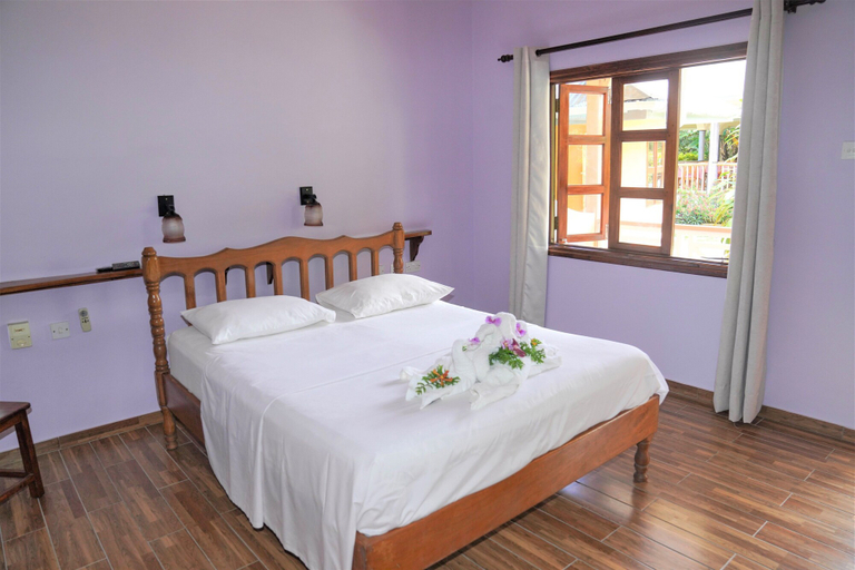 Bedroom 3, Bernique Guest House
