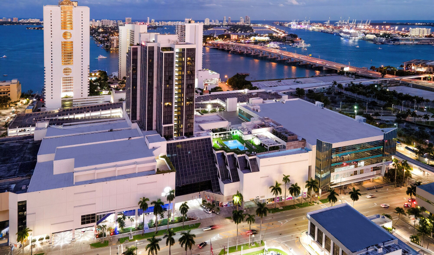 Exterior & Views 23