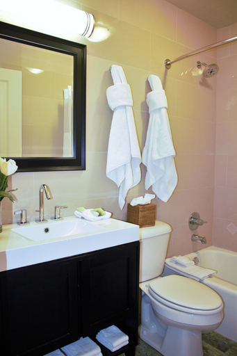 Bathroom 5, Inn on the Cliff, Washington