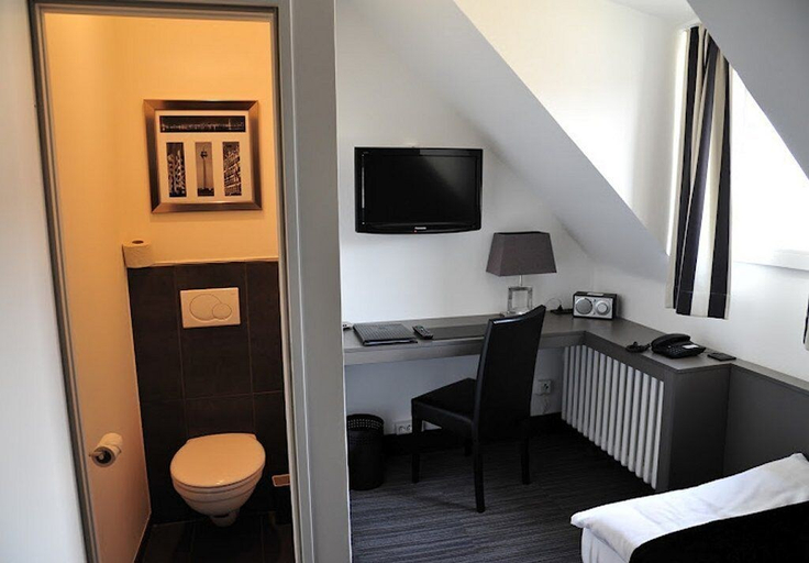 Bedroom 3, Lindenhof, Düsseldorf