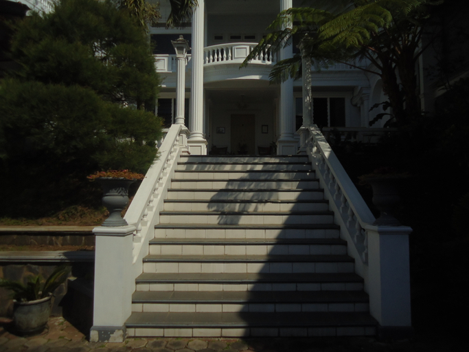 Exterior & Views 3, Twin Pillars Guesthouse Syariah, Malang